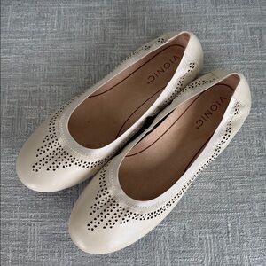 Vionic Whisper Ballet Flats Perforated Leather Cream Ivory Slip On 8.5 W